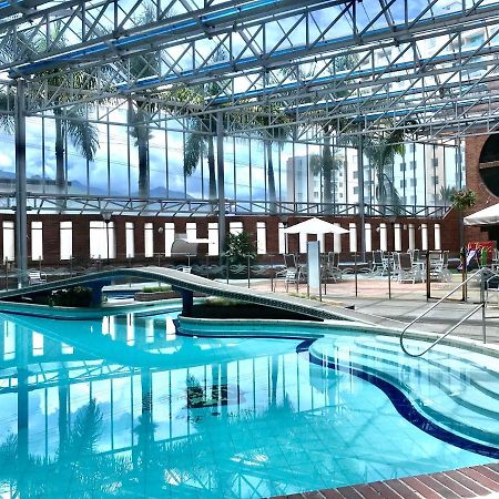 Casa Morales Hotel Internacional Y Centro De Convenciones Ibagué エクステリア 写真 The swimming pool at the hotel