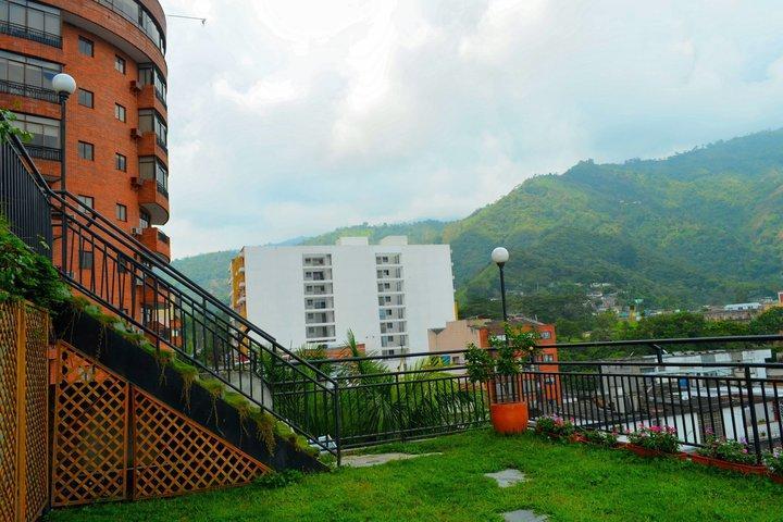 Casa Morales Hotel Internacional Y Centro De Convenciones Ibagué エクステリア 写真 View of the city of Medellín from the Sabaneta Park.