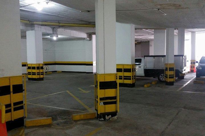 Casa Morales Hotel Internacional Y Centro De Convenciones Ibagué エクステリア 写真 The car park at the station