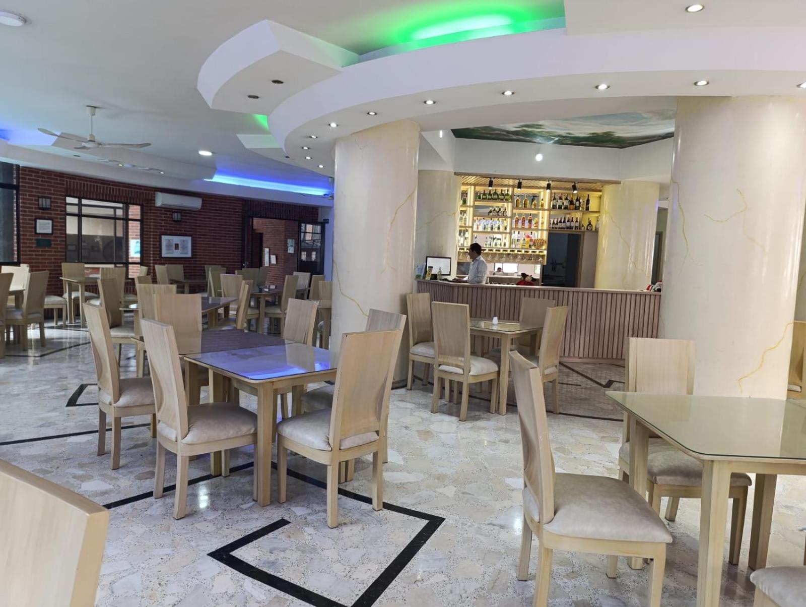 Casa Morales Hotel Internacional Y Centro De Convenciones Ibagué エクステリア 写真 The interior of the restaurant